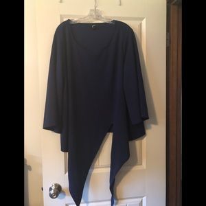 Cute flowing navy blue 3x top